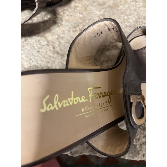 Salvatore Ferragamo Vintage Bronze T-Strap Buckle Square Heel Flats Sandals 8 - Picture 6 of 7